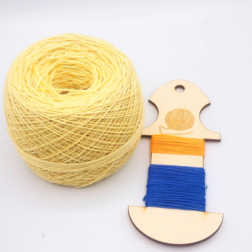 Strickpaket in Pastellgelb - Socken The Flowers and the Bees von greenermakes