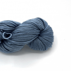 Seehawer - pflanzengefärbte Schurwolle - 27 Mittelblau