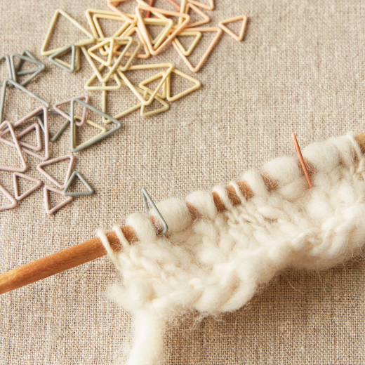 COCOKNITS - Triangle Stich Markers Earth Tones, Dreieckige Maschenmarkierer Erdtöne